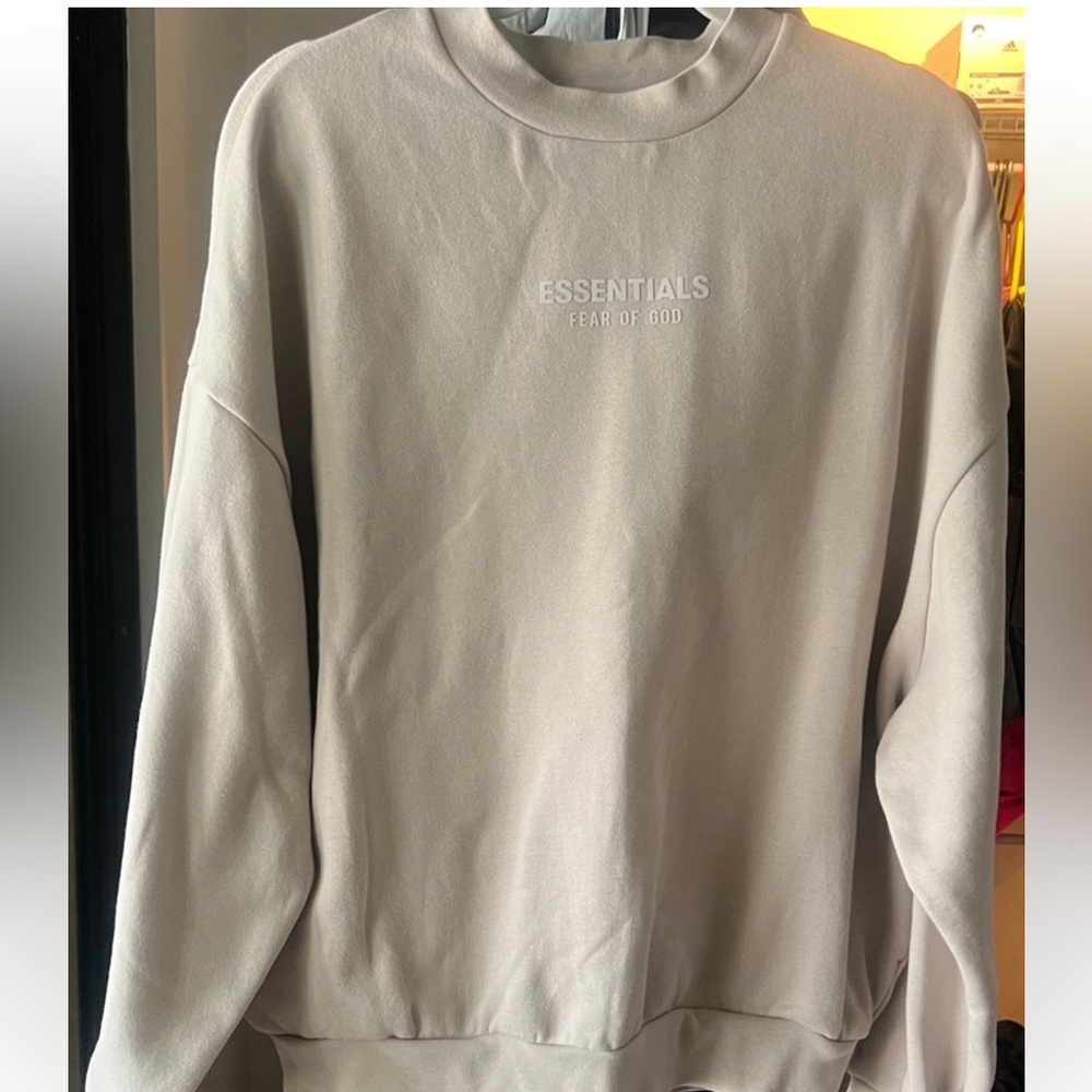 READ🚨NEW FEAR OF GOD ESSENTIALS OVERSIZED MENS SWEATSHIRT🚨